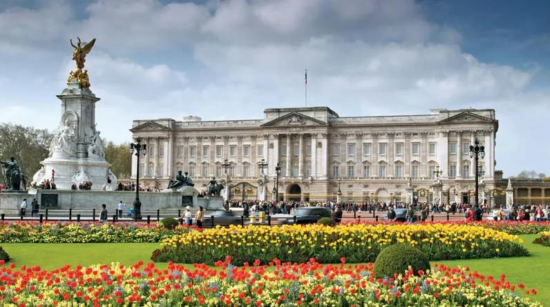 1. Buckingham Palace, London, UK